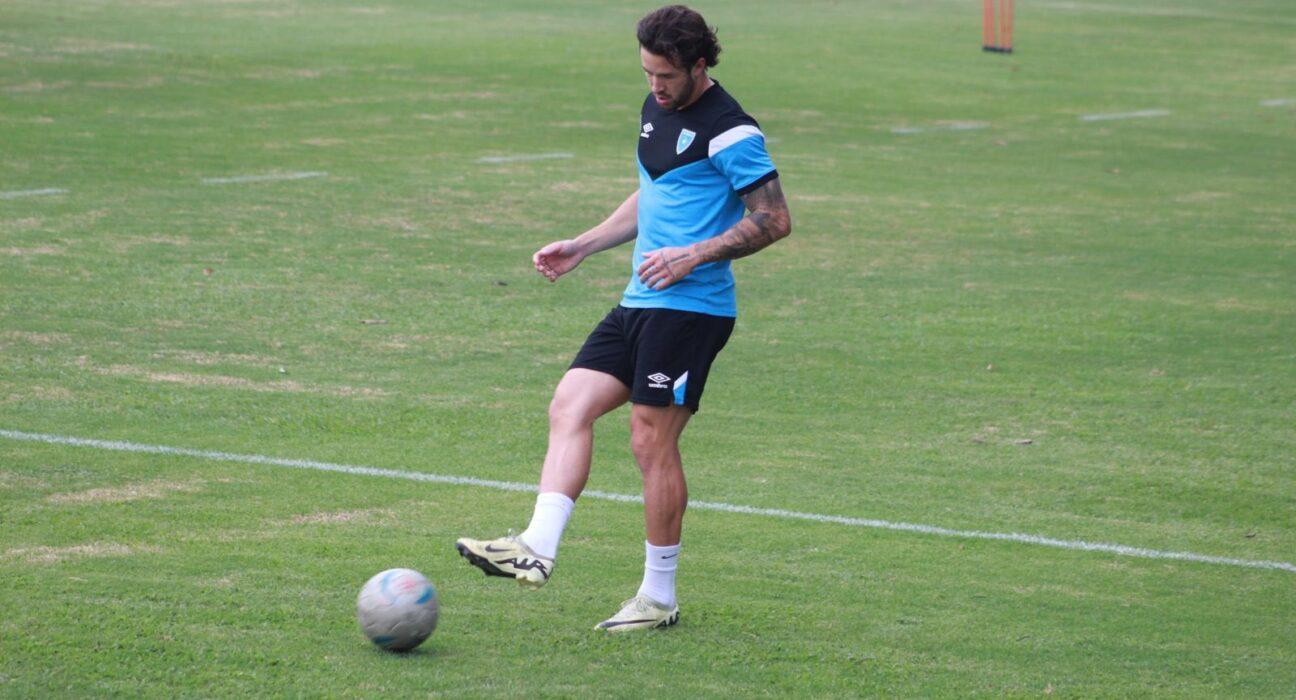 Aaron Herrera con Selección